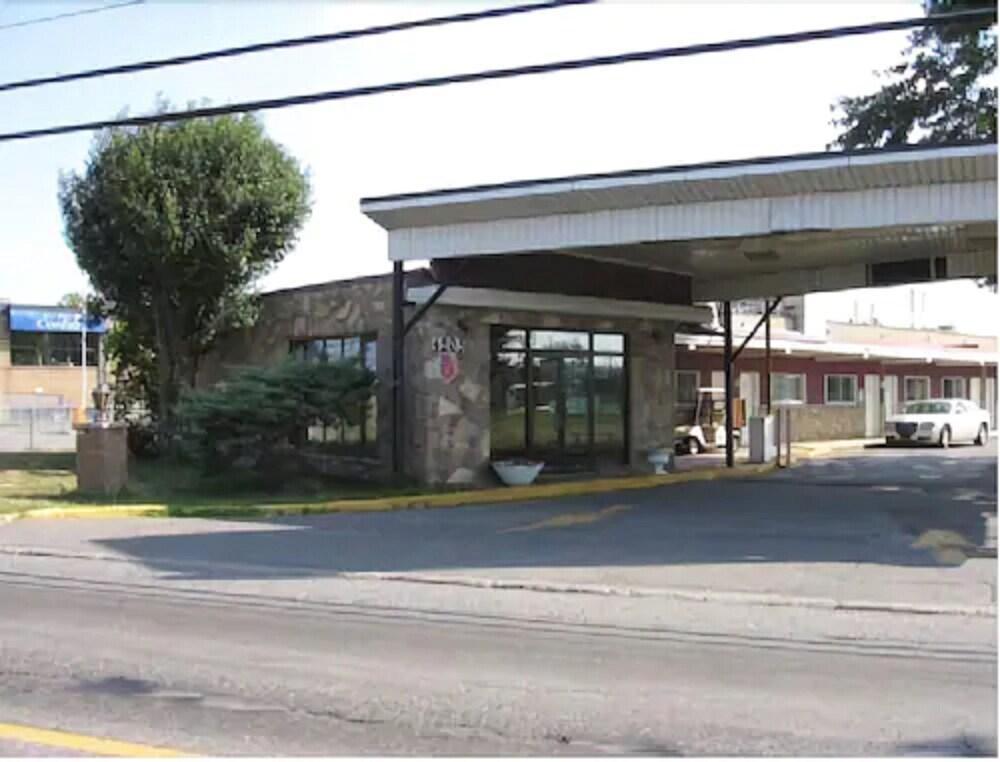 Grand Motel Saint-Hubert Longueuil Exterior foto